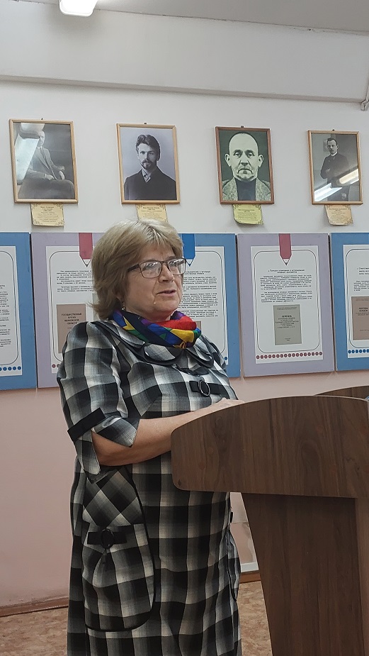Выступает М.В.Солопова